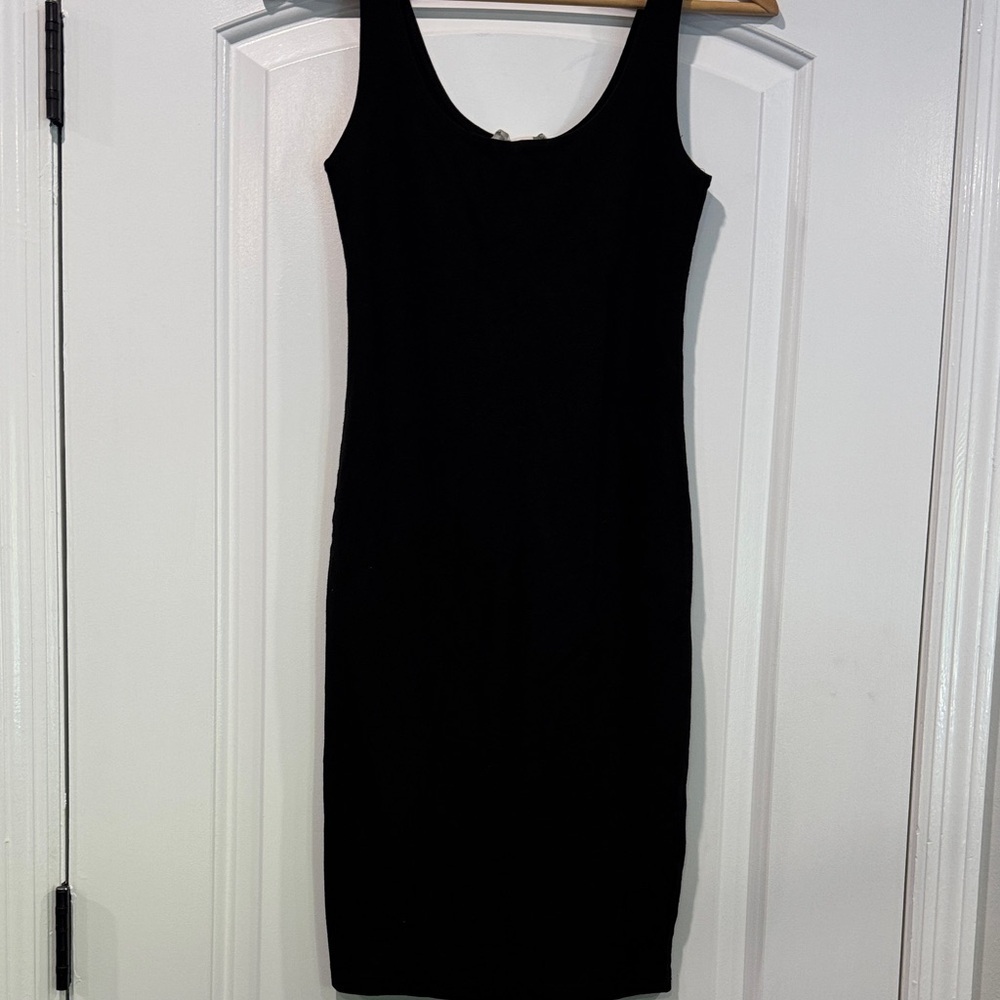 🟠 Forever 21 Classic Black Midi Dress Size Medium